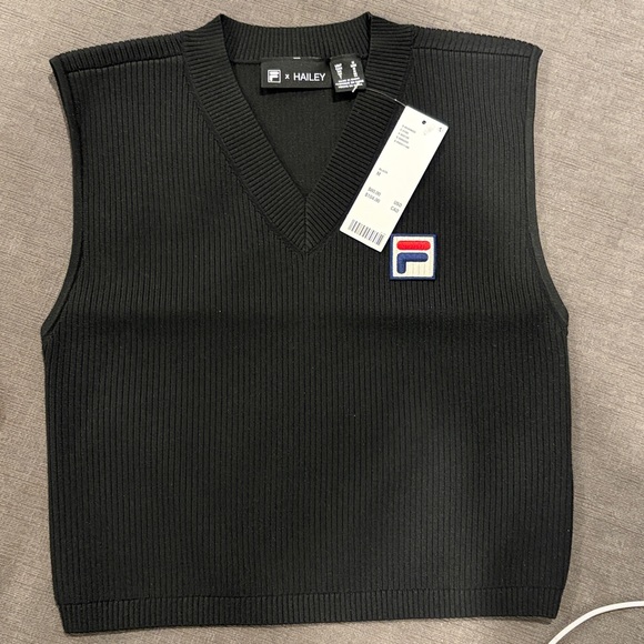FILA x HAILEY BIEBER Tank - Size Medium - NEW WITH TAGS!! women’s athletic top - Picture 2 of 7